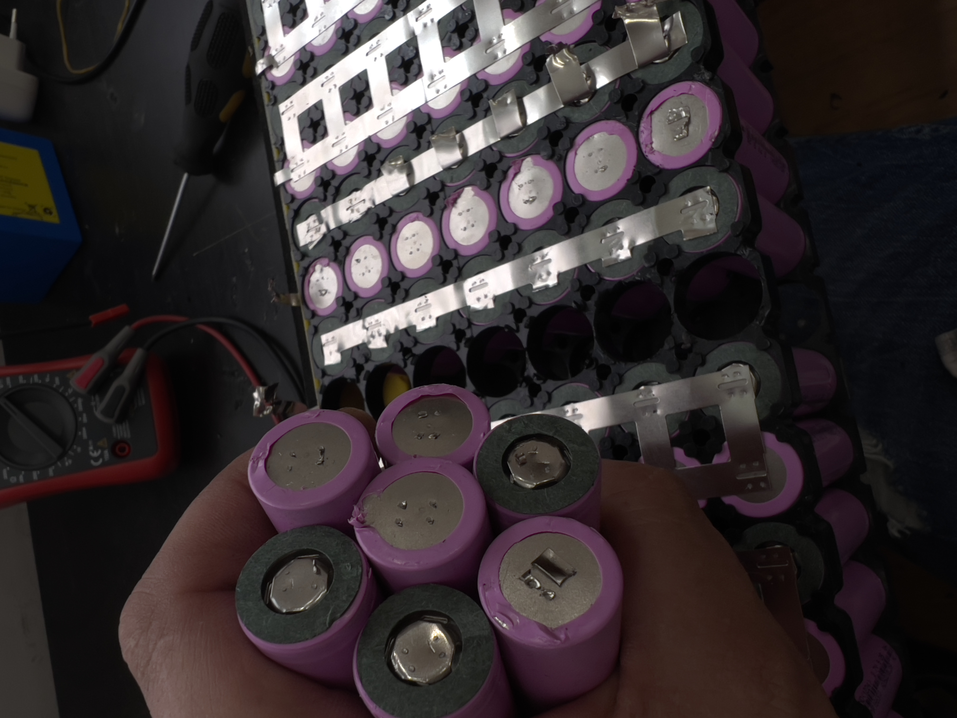 Baterijos elementų keitimas ir balansavimas